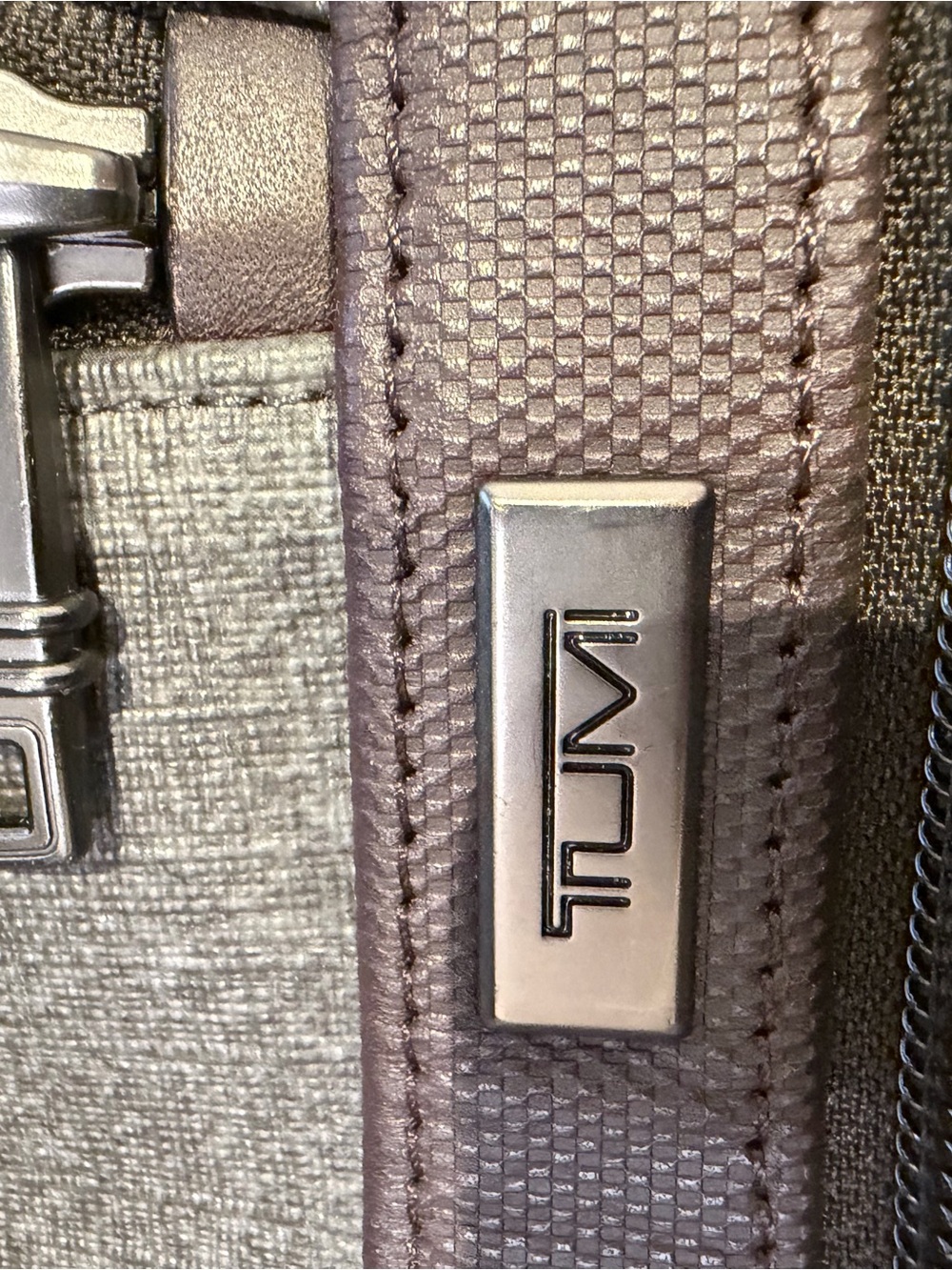Tumi Alpha 3 Slim Solutions Laptop Brief Pack. Pristine! - Picture 7 of 11